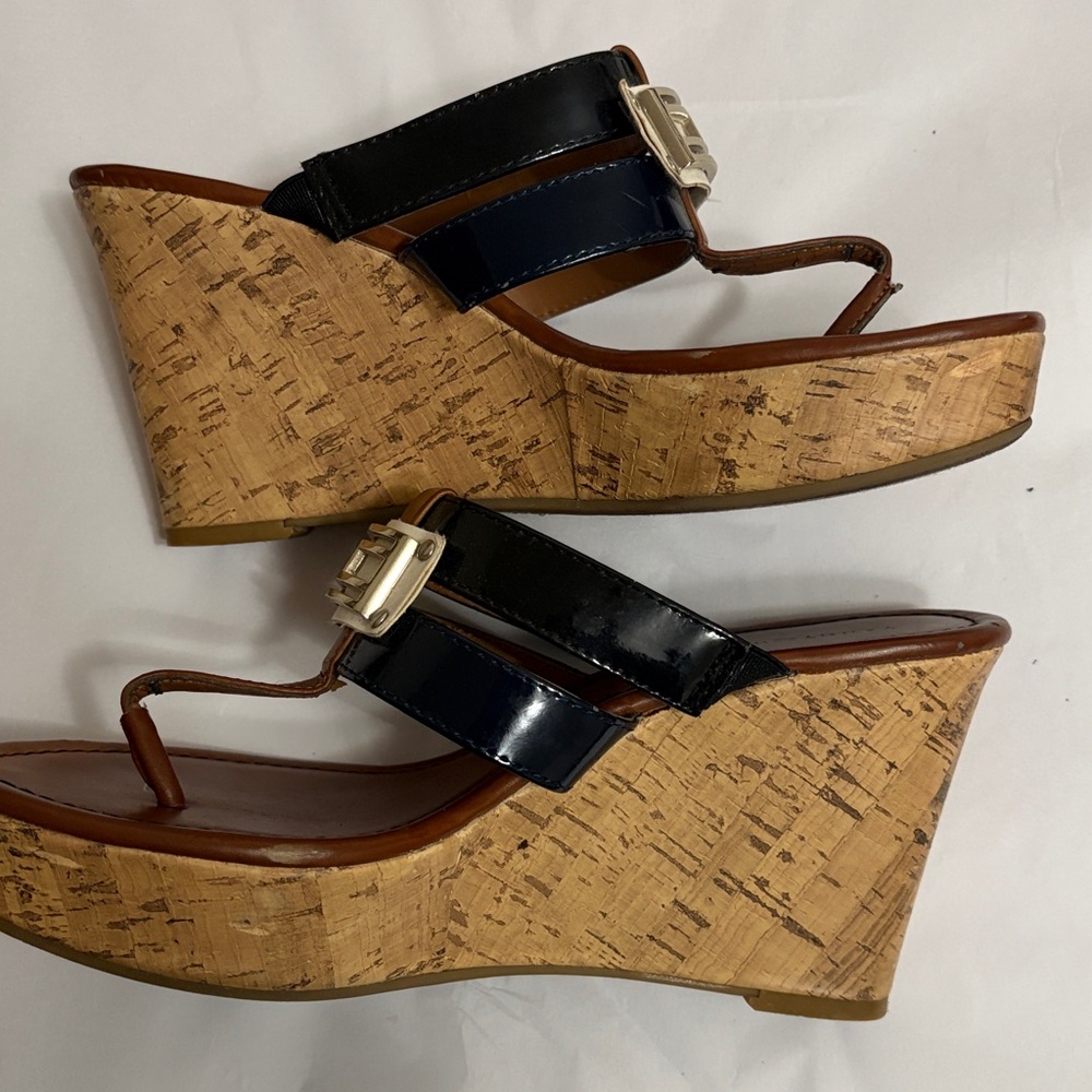 Tommy Hilfiger Women's Black and Tan Sandals - Picture 8 of 9